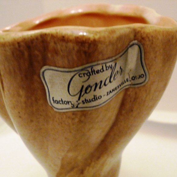 GONDER Art Pottery Made in USA 1940s Twisted 6 Inch Vase - Picture 6 of 11
